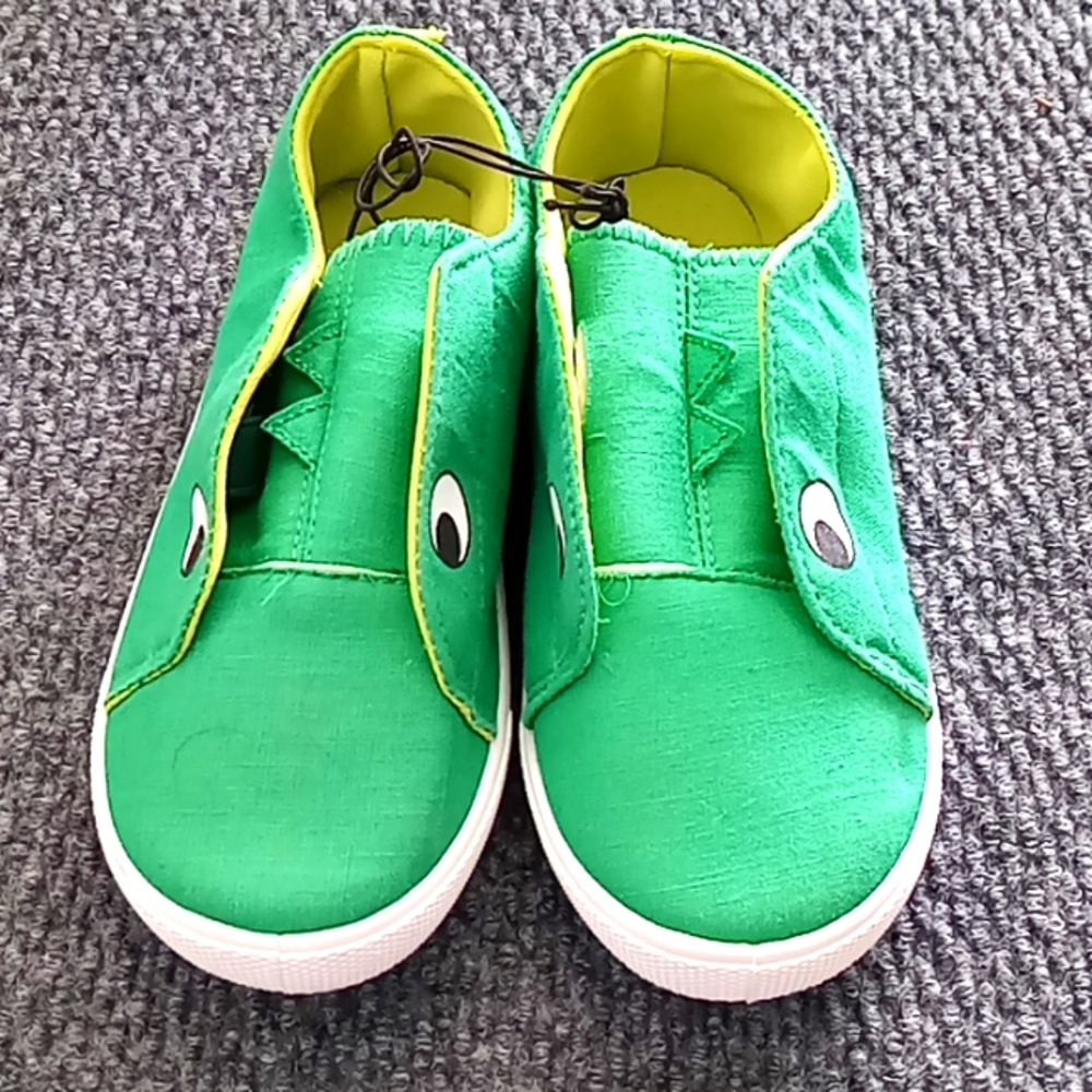 Kids swiggles shoes size 10